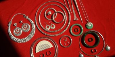 Trang sức bạc trong tín ngưỡng hầu đồng hầu thánh