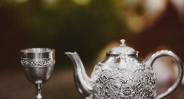 Cách bảo quản ấm pha trà bằng bạc và lưu ý khi ấm bị đen