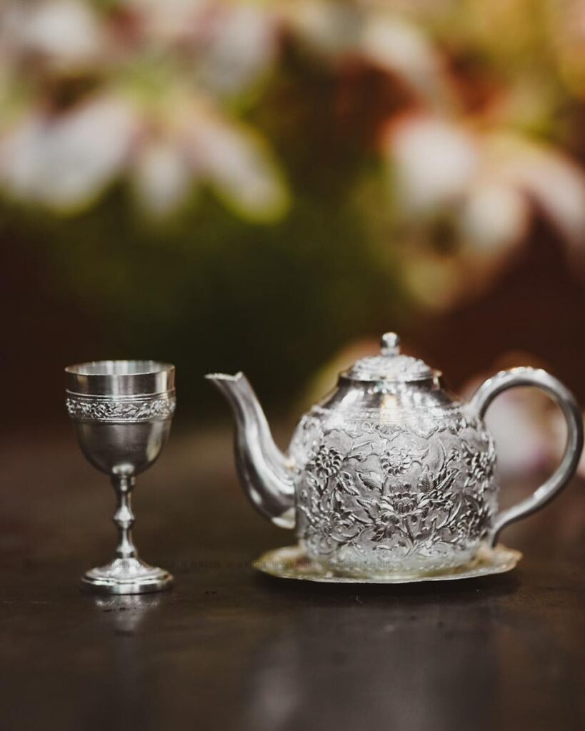 Cách bảo quản ấm pha trà bằng bạc và lưu ý khi ấm bị đen