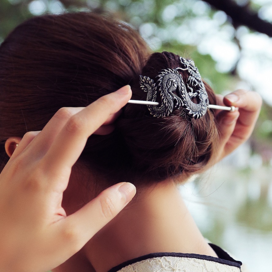 tram-bac-S999-cham-khac-thu-cong-tinh-xao