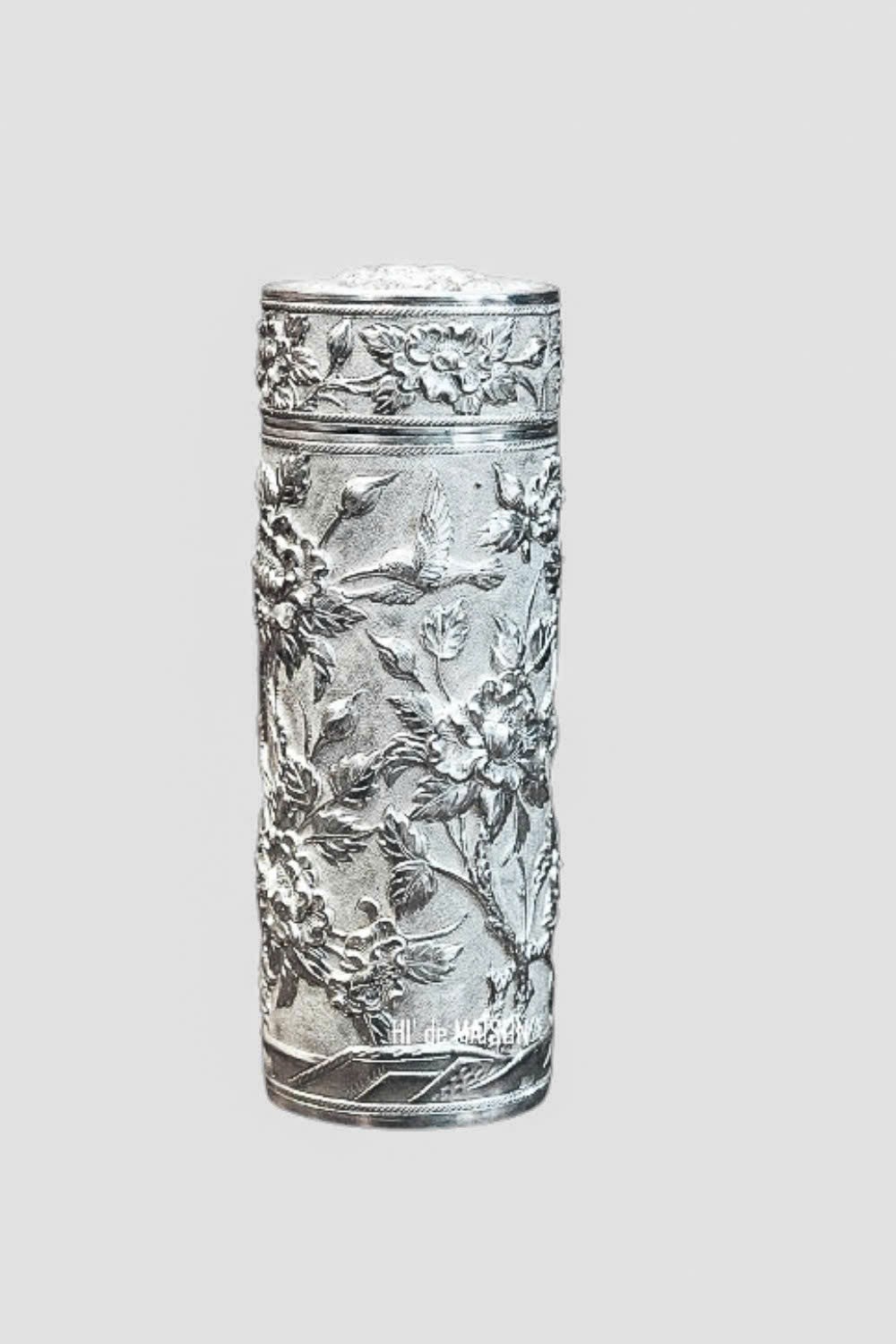 bình đựng nước chạm hoa mẫu đơn thủ công