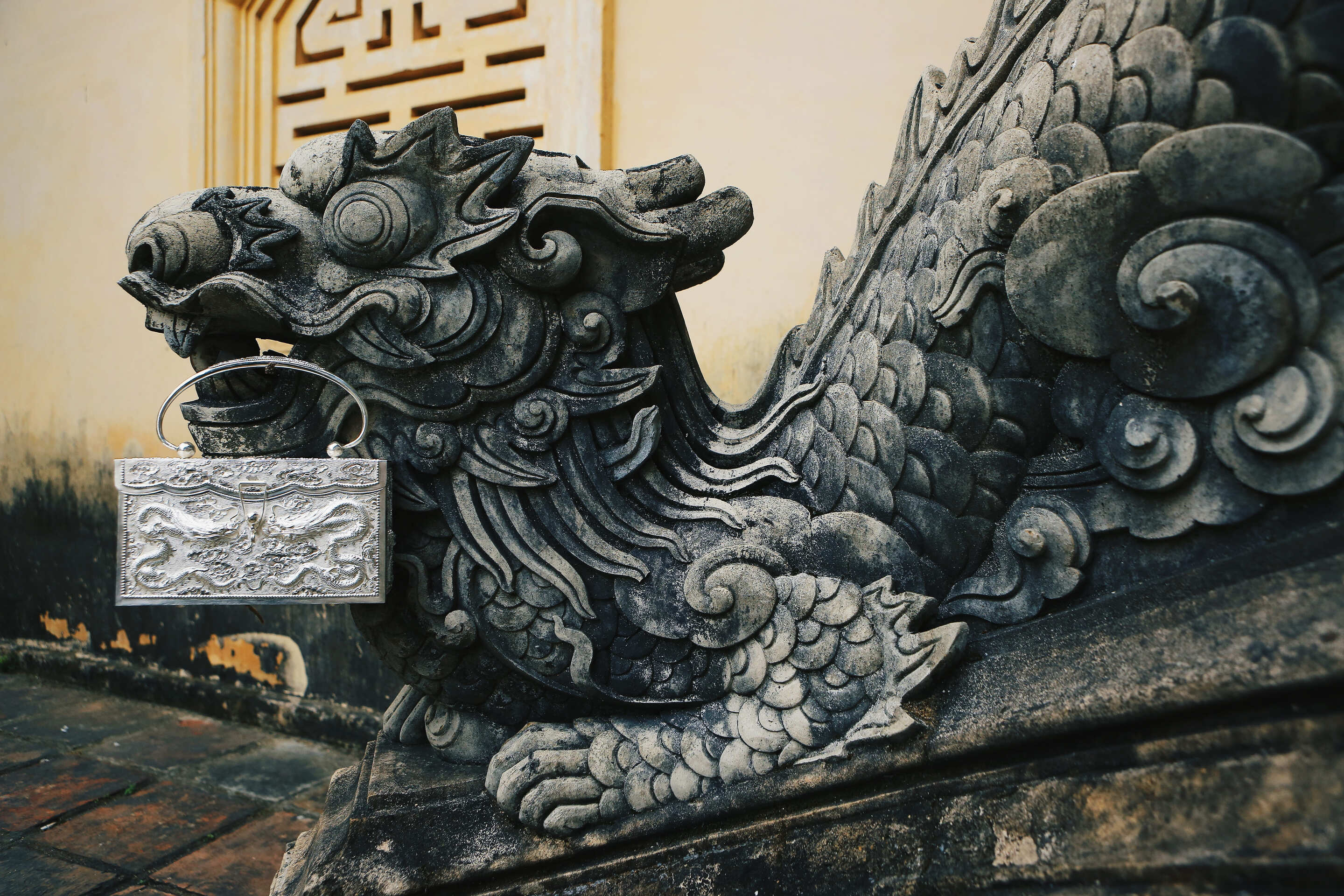 túi bạc chạm rồng